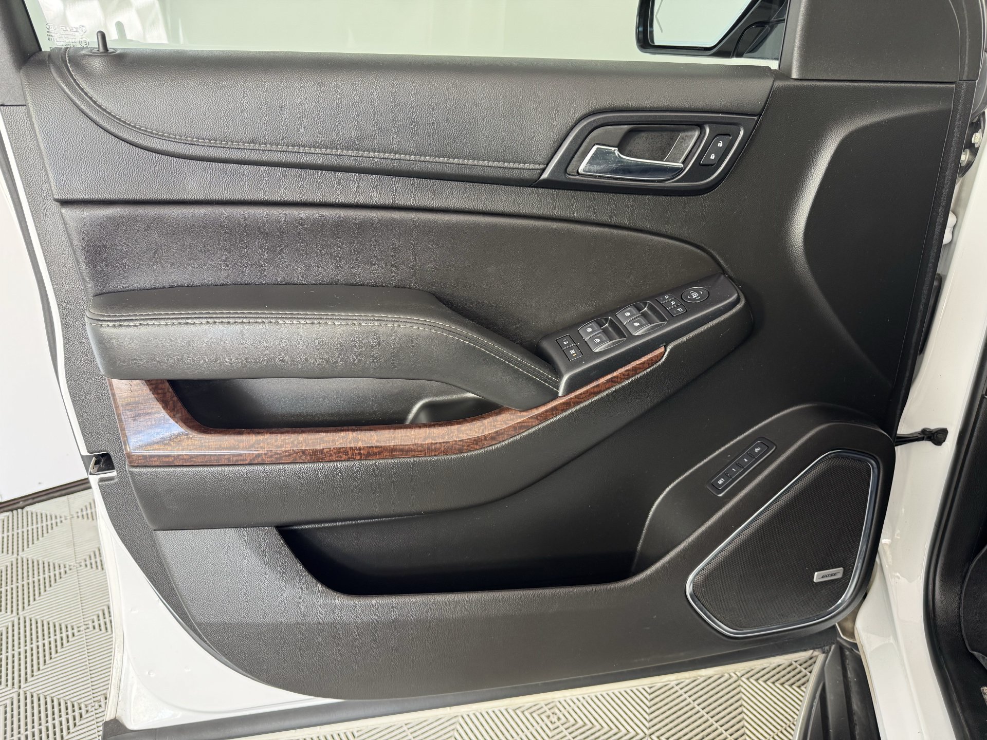 Used 2018 GMC Yukon XL SLT w/ Premium Edition RWD image 11