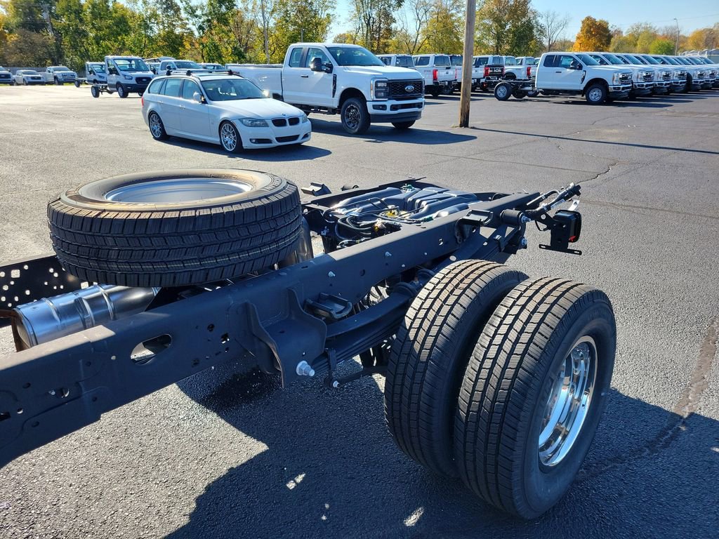 New 2025 Ford F350 XL w/ XL Chrome Package image 9