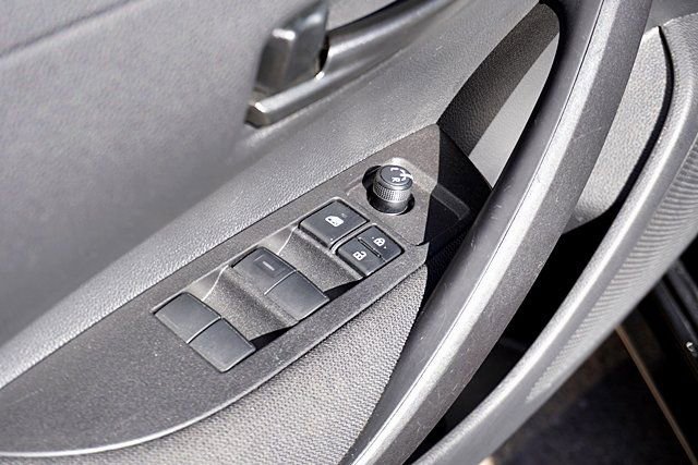 Used 2025 Toyota Corolla LE image 22