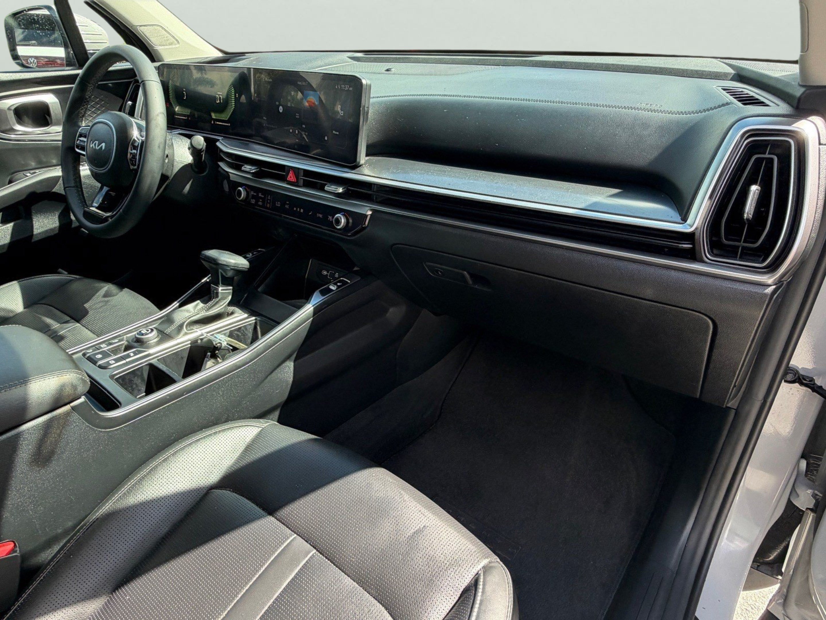 Certified 2025 Kia Sorento S w/ Panoramic Sunroof Package FWD image 18