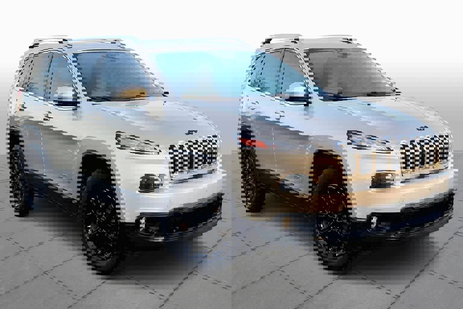 Used 2015 Jeep Cherokee Latitude w/ Comfort/Convenience Group image 3