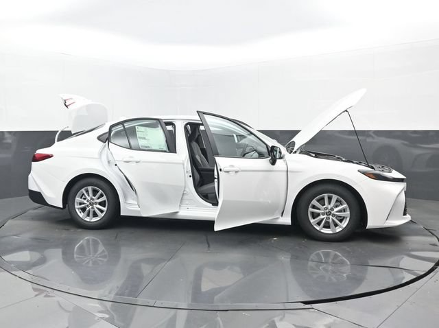 New 2026 Toyota Camry LE FWD image 30