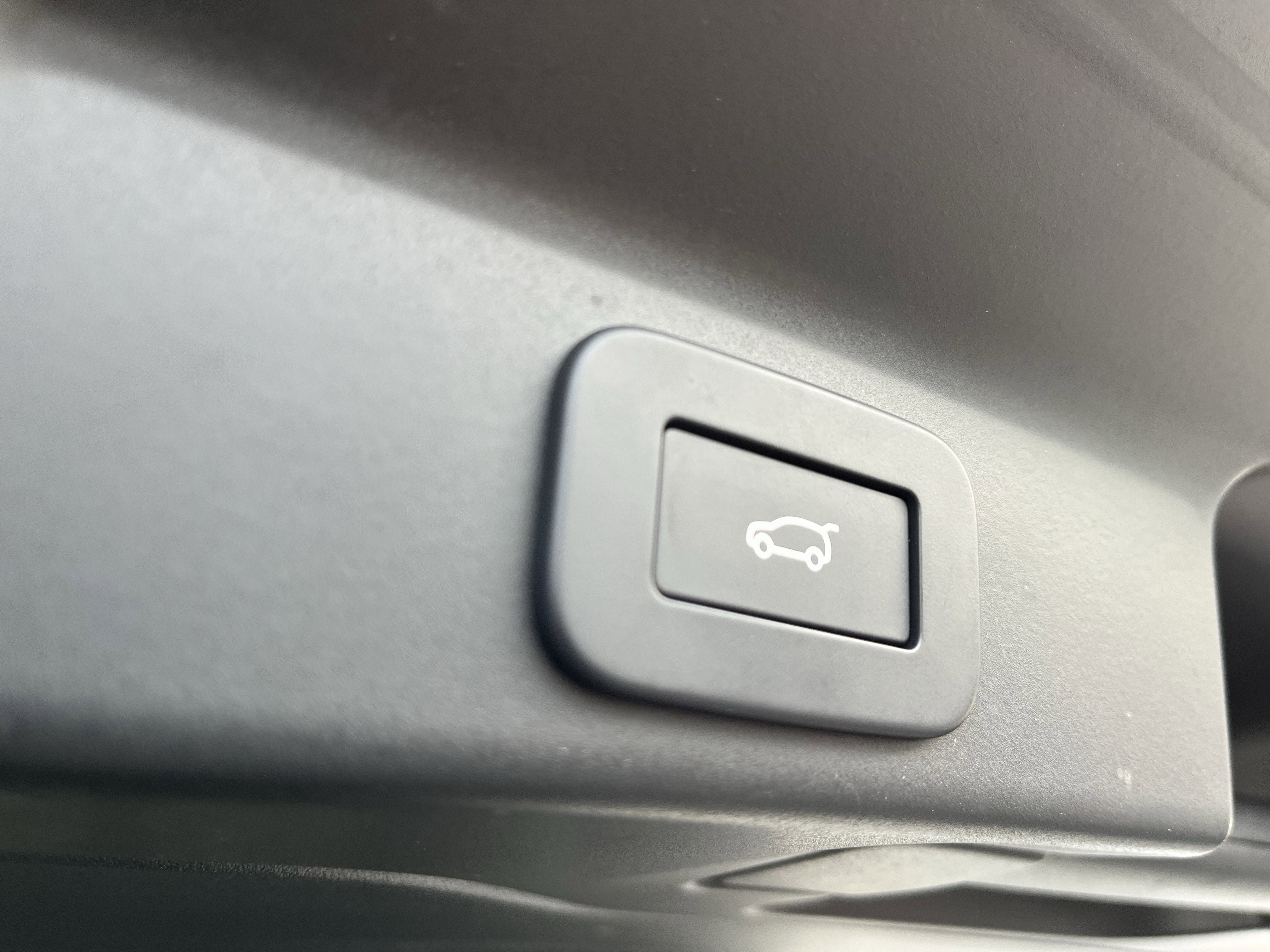 Certified 2024 Jaguar F-PACE R-Dynamic S image 40