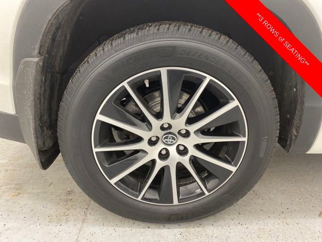 Used 2018 Toyota Highlander SE image 7