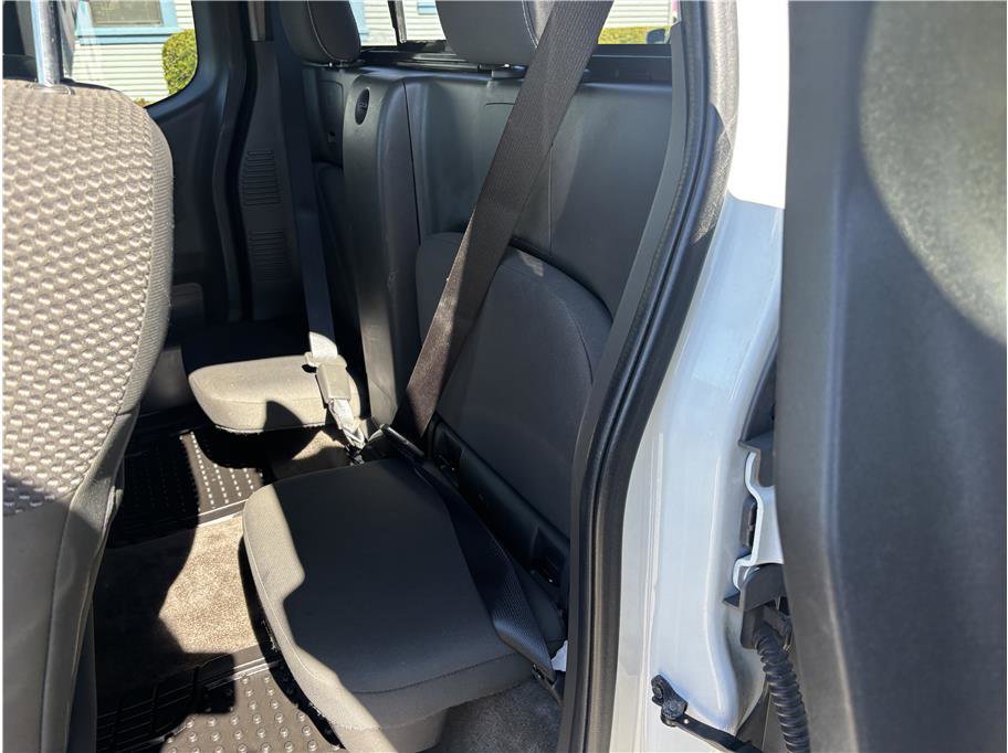 Used 2016 Nissan Frontier Desert Runner image 12