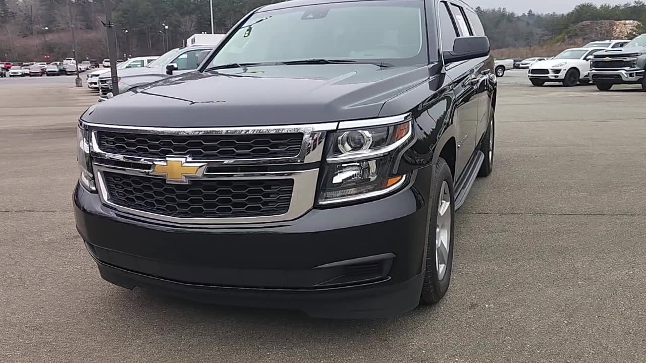 Used 2018 Chevrolet Suburban LT image 3