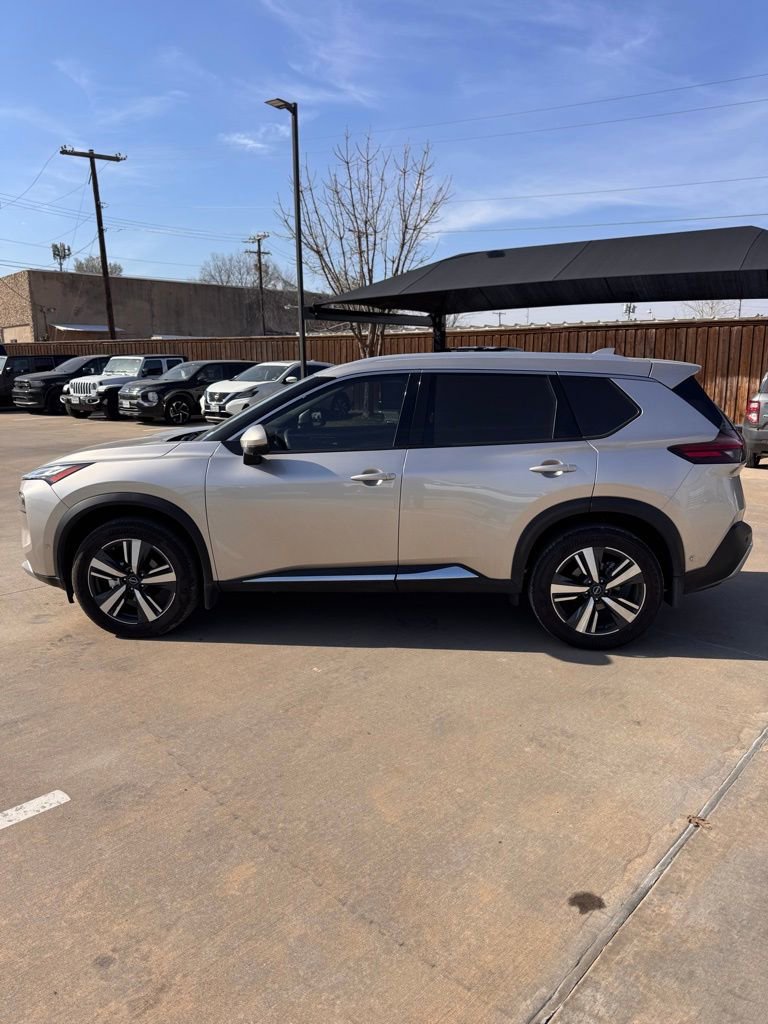 Used 2023 Nissan Rogue Platinum w/ Platinum Premium Package image 4