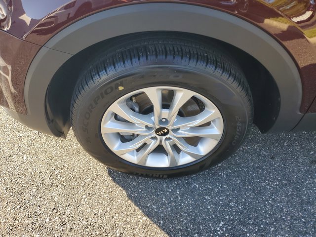 Used 2021 Kia Telluride LX image 5