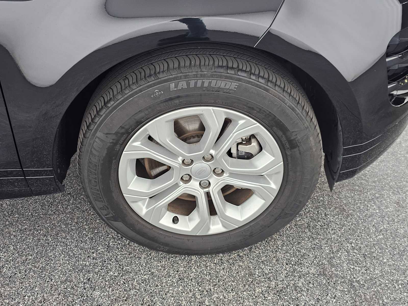 Used 2023 Land Rover Range Rover Evoque R-Dynamic SE image 11