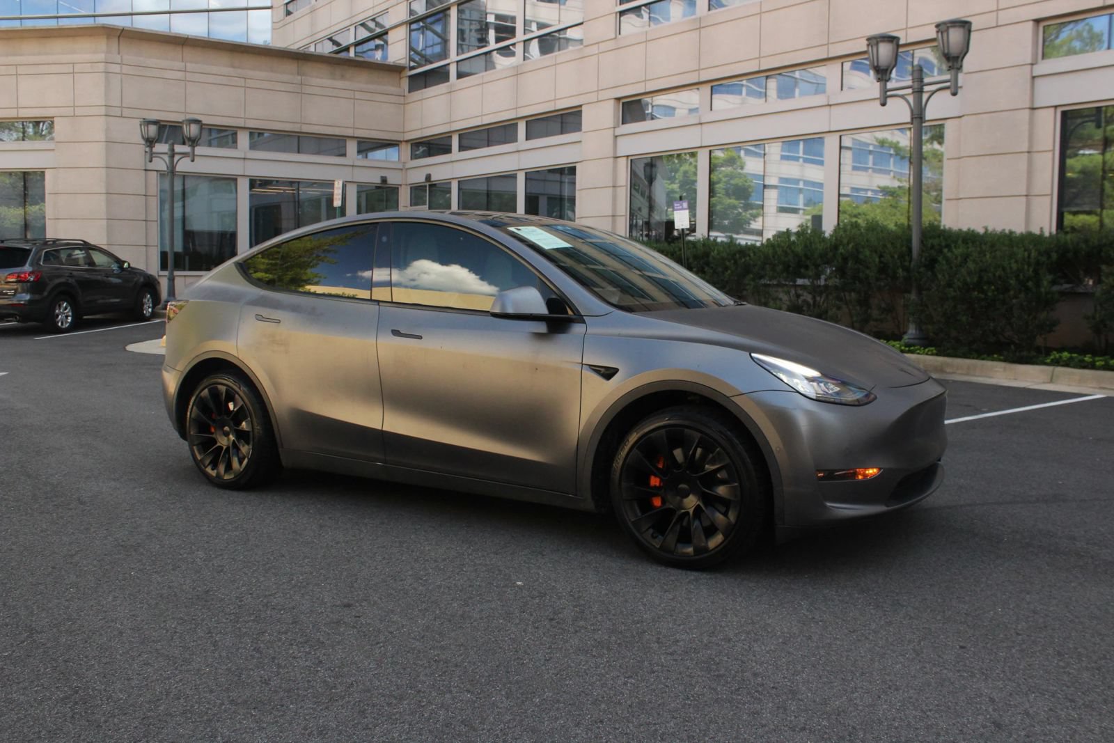 Used 2021 Tesla Model Y Long Range AWD/4WD image 2