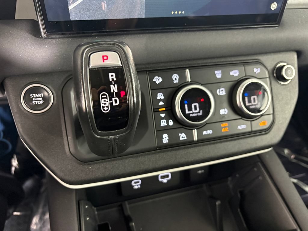 Used 2022 Land Rover Defender 110 AWD/4WD image 17