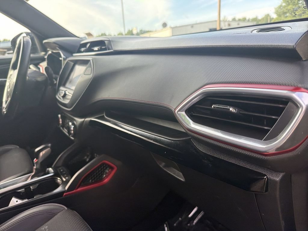 Used 2022 Chevrolet TrailBlazer RS FWD image 29