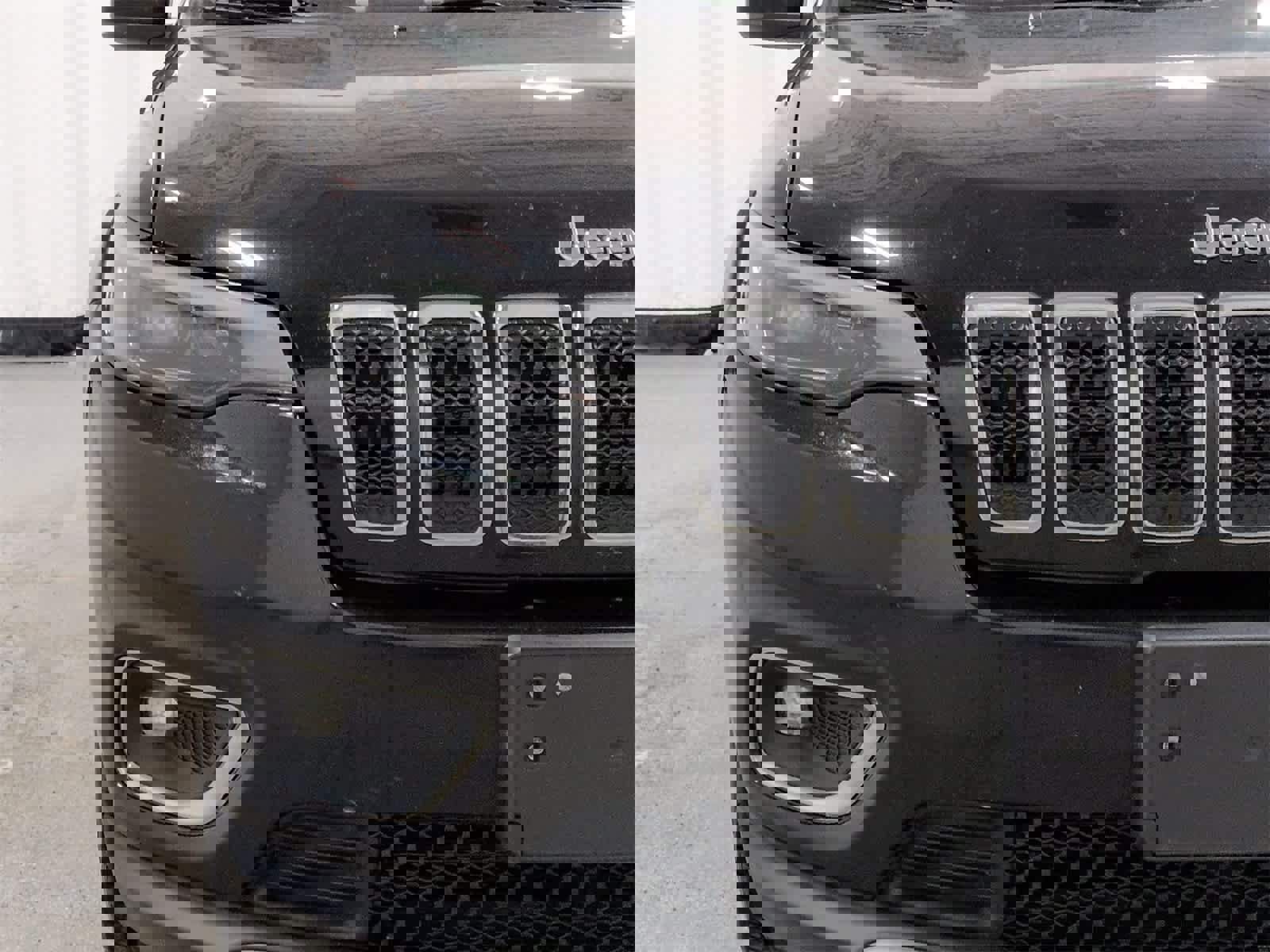 Used 2019 Jeep Cherokee Limited image 11