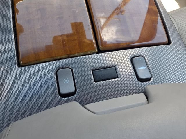 Used 2005 Cadillac XLR RWD image 9