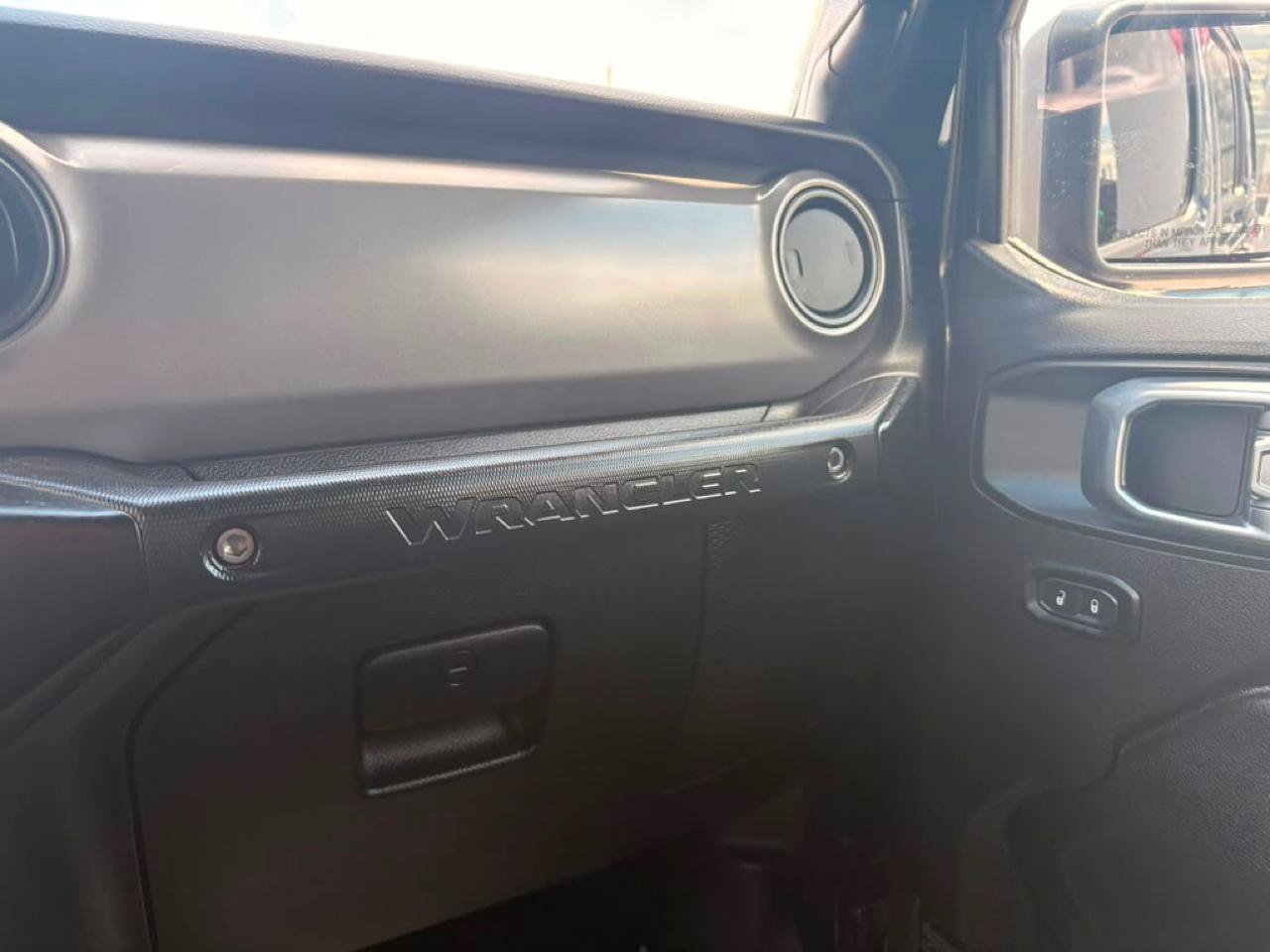 Used 2021 Jeep Wrangler Unlimited Sport AWD/4WD image 22