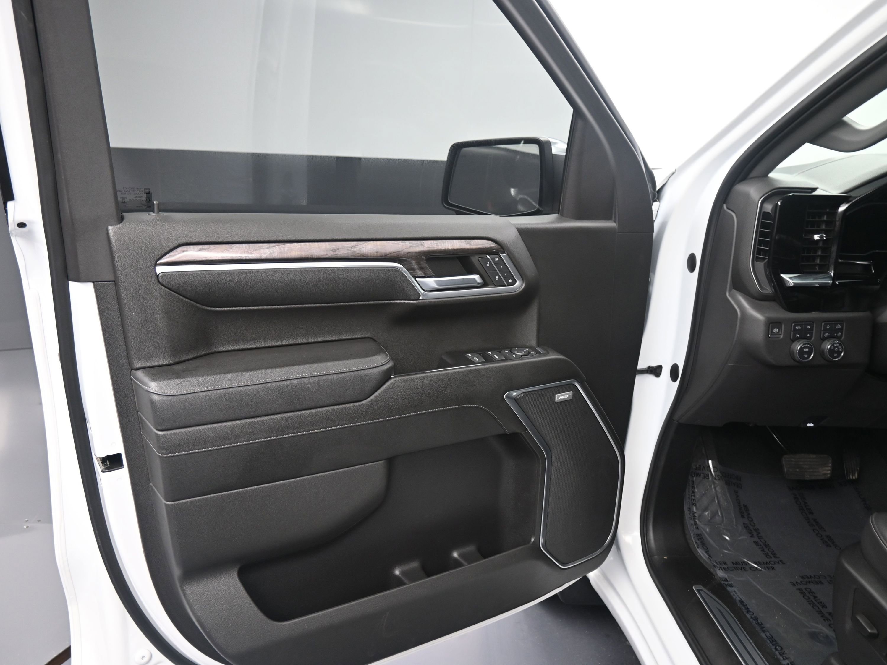 Certified 2023 Chevrolet Silverado 1500 LTZ w/ LTZ Convenience Package II image 16