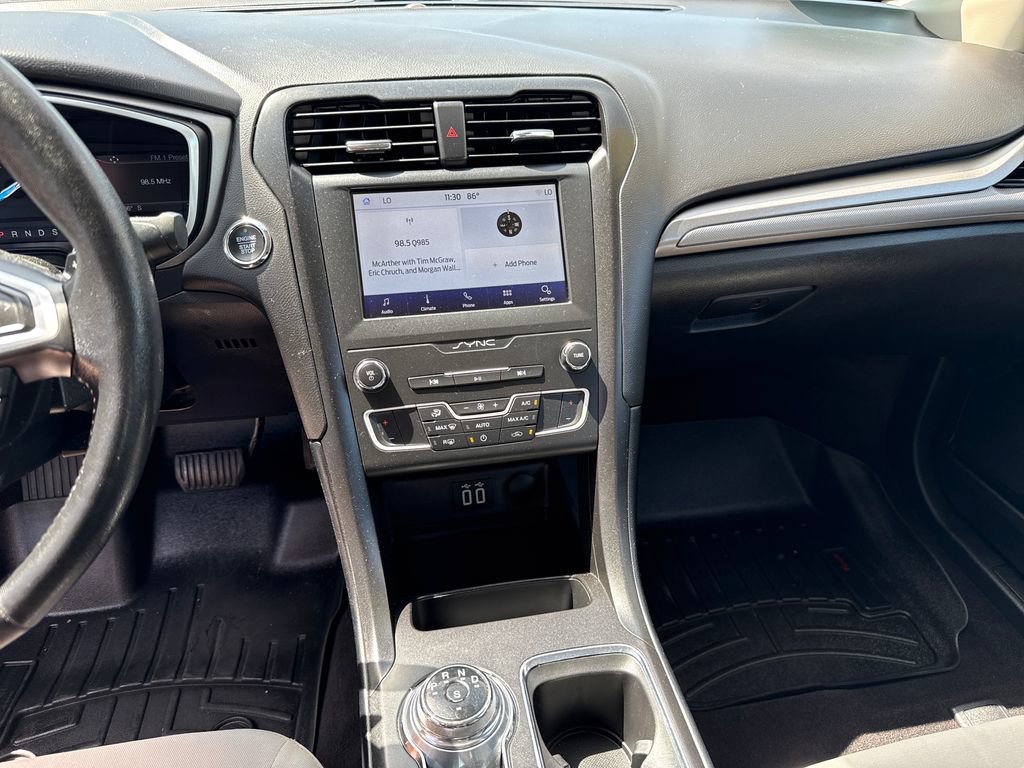 Used 2019 Ford Fusion SE w/ Equipment Group 151A FWD image 17