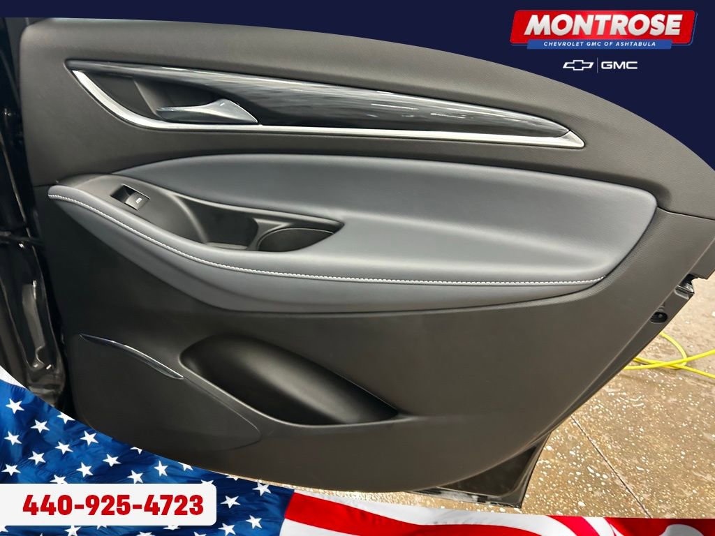 Used 2023 Buick Enclave Essence w/ Sport Touring Edition image 28