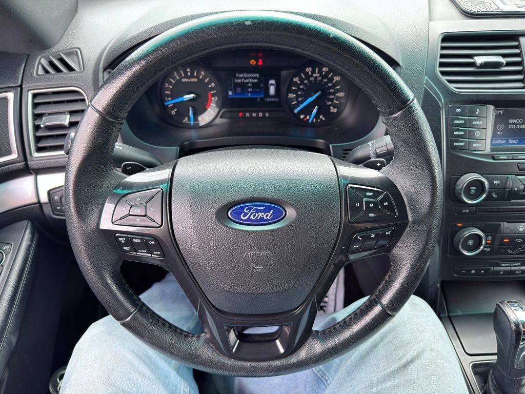 Used 2017 Ford Explorer XLT FWD image 33