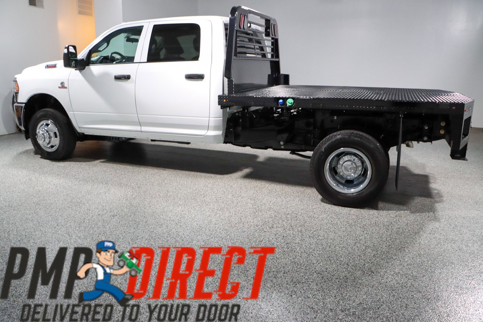 Used 2024 RAM 3500 Tradesman w/ Chrome Appearance Group image 11