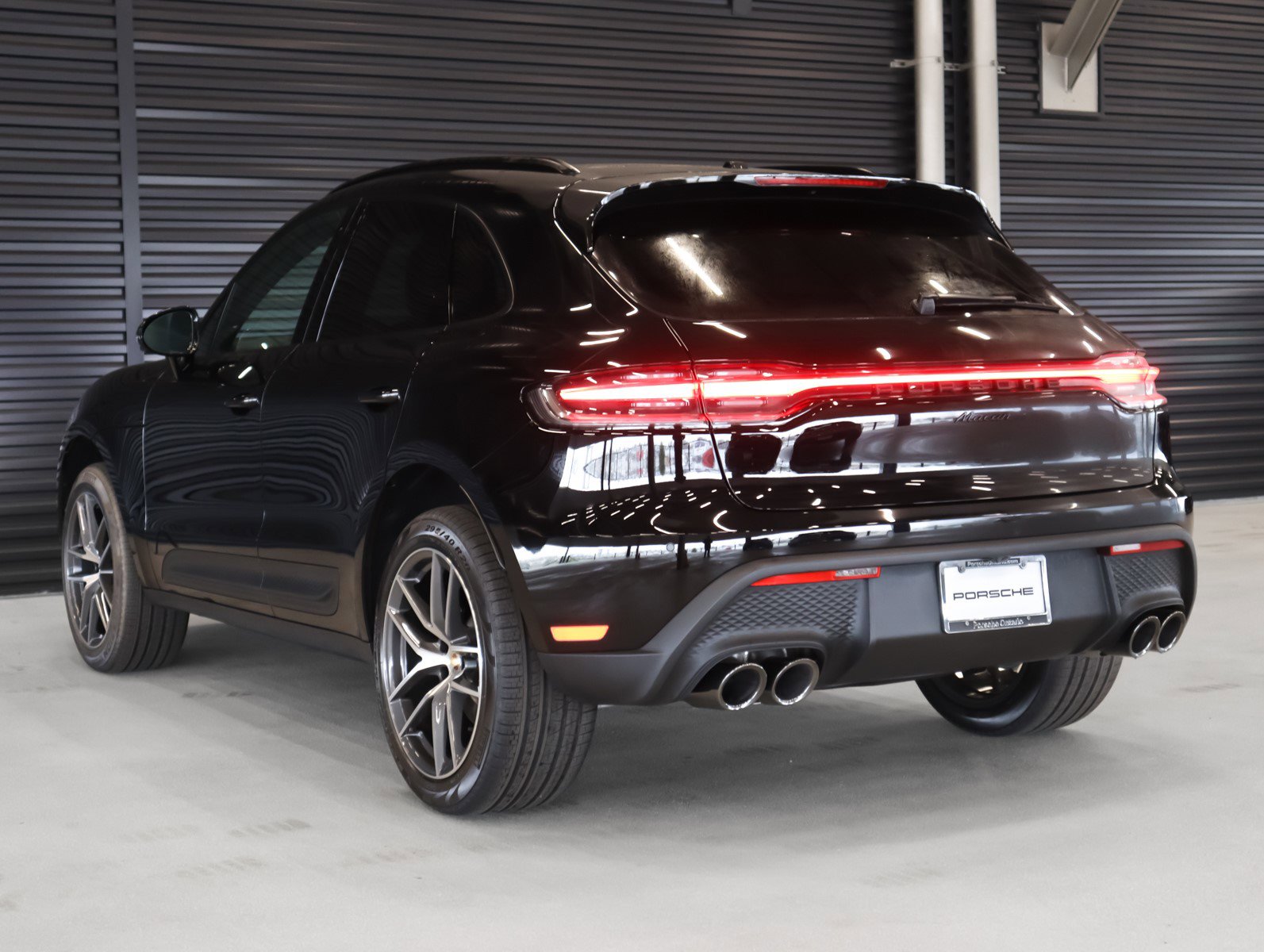 New 2026 Porsche Macan image 3