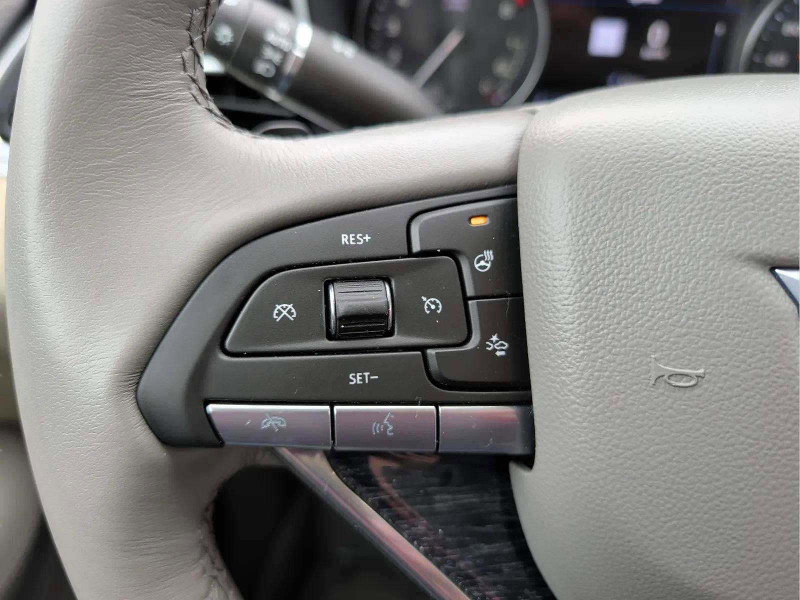 Used 2024 Cadillac XT6 Premium Luxury w/ Technology Package image 12