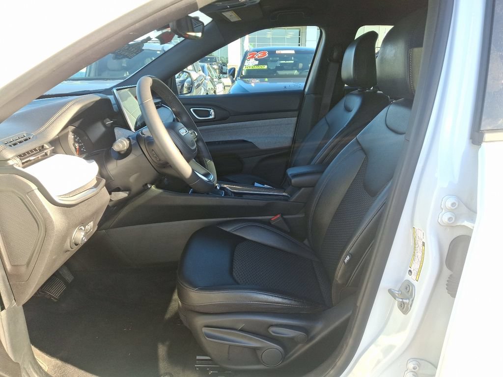 Used 2024 Jeep Compass Latitude AWD/4WD image 14