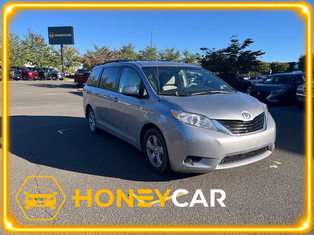 Used 2013 Toyota Sienna LE w/ Towing Pkg
