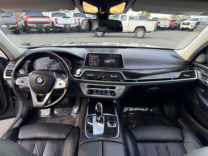 Used 2020 BMW 750i xDrive 750i xDrive AWD w/ Executive Package image 26