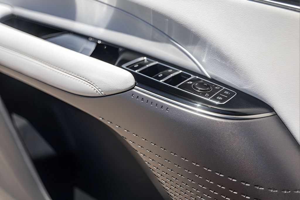 Certified 2024 Cadillac Lyriq Sport RWD image 18