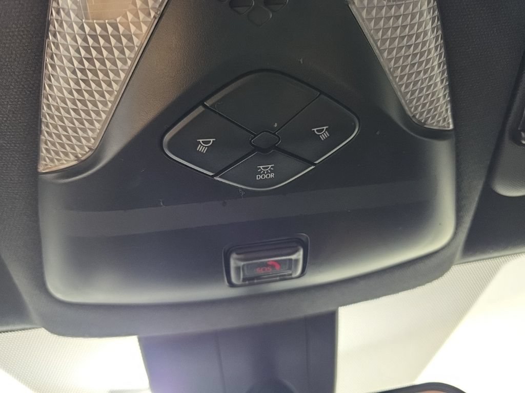 Used 2020 Toyota C-HR XLE FWD image 23