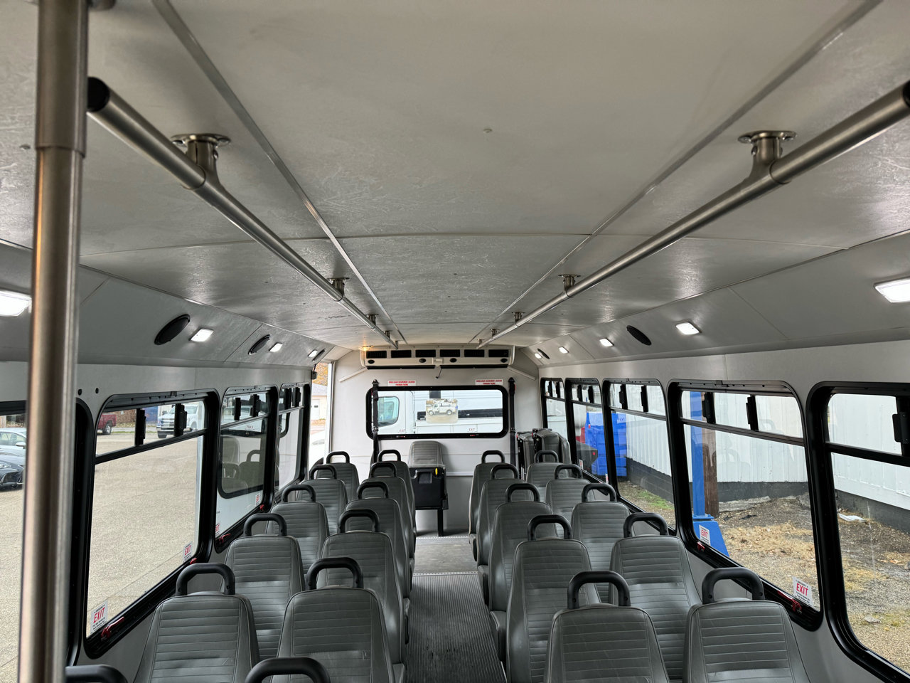 Used 2012 Ford F550 2WD Regular Cab Super Duty w/ Payload Upgrade Pkg image 14