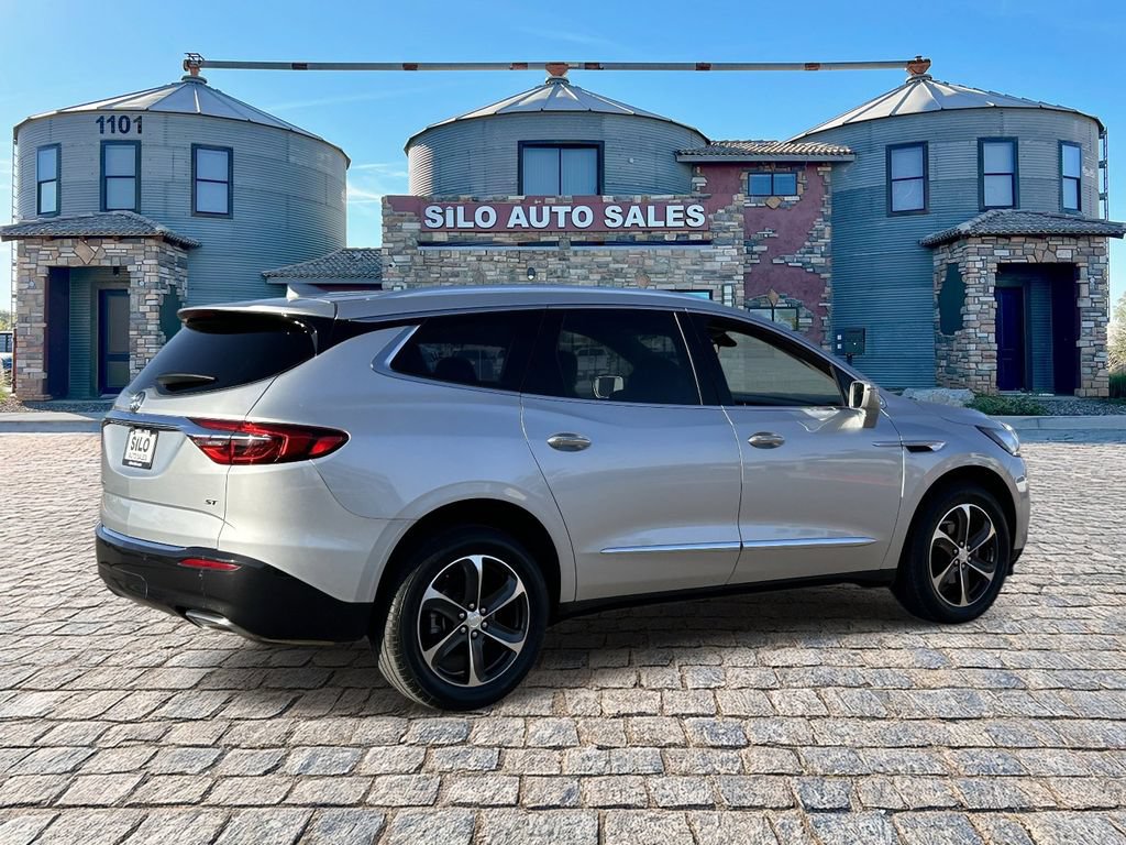 Used 2020 Buick Enclave Essence w/ Sport Touring Edition FWD image 5