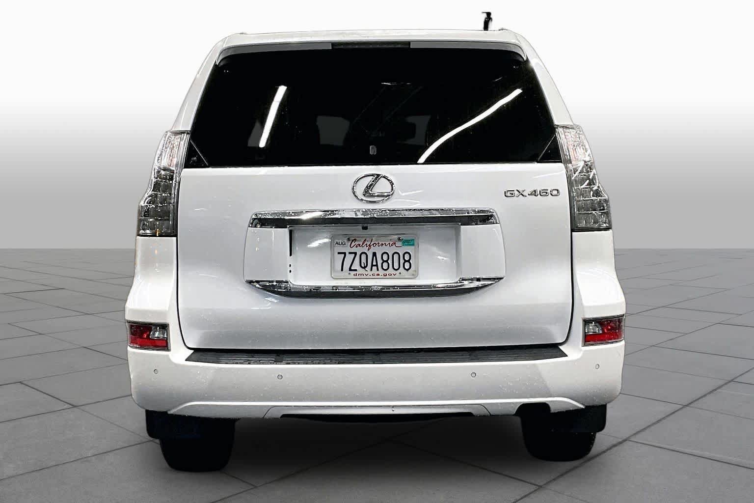 Used 2017 Lexus GX 460 Premium w/ Premium Package AWD/4WD image 4