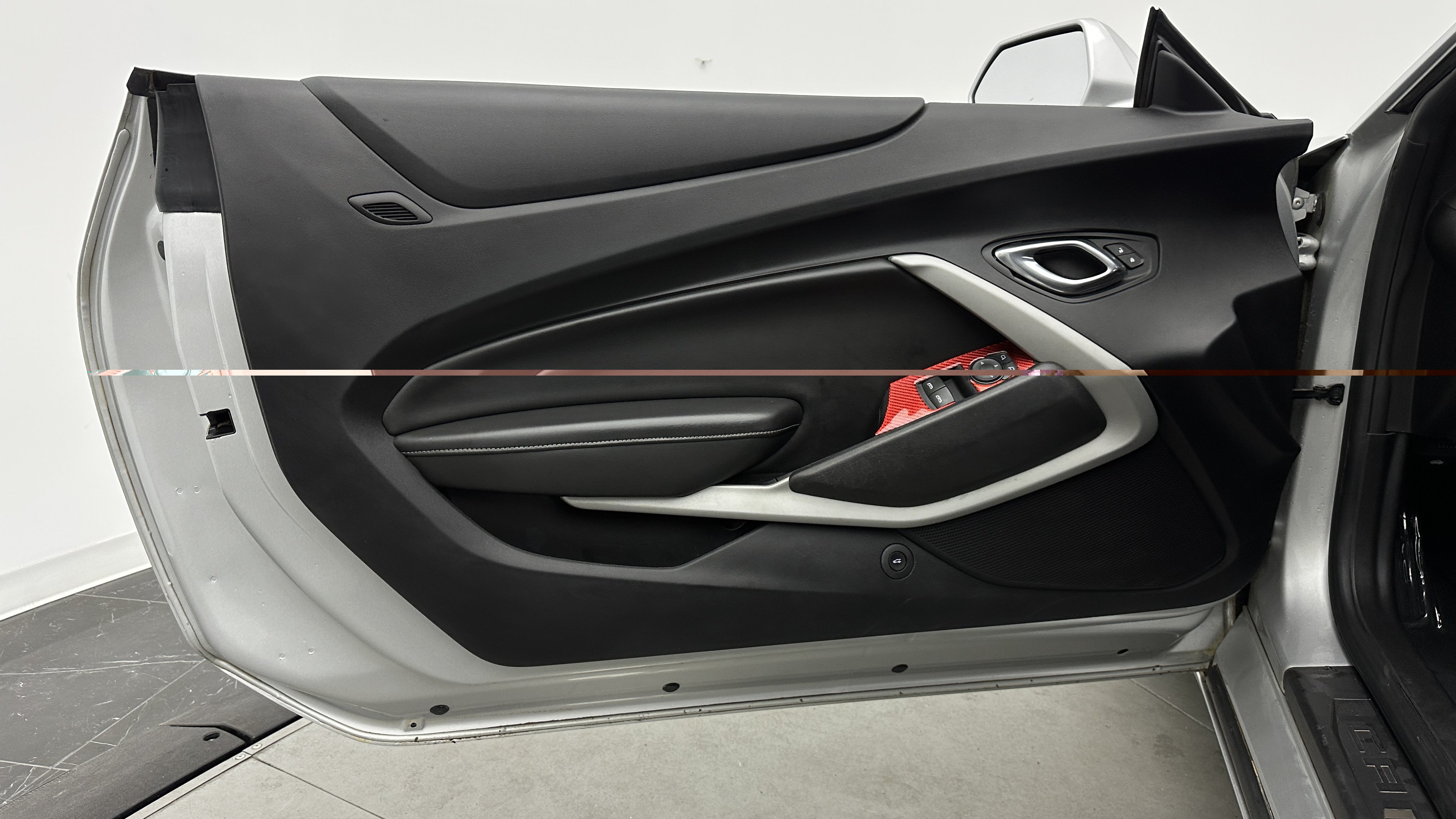 Used 2019 Chevrolet Camaro LS RWD image 13