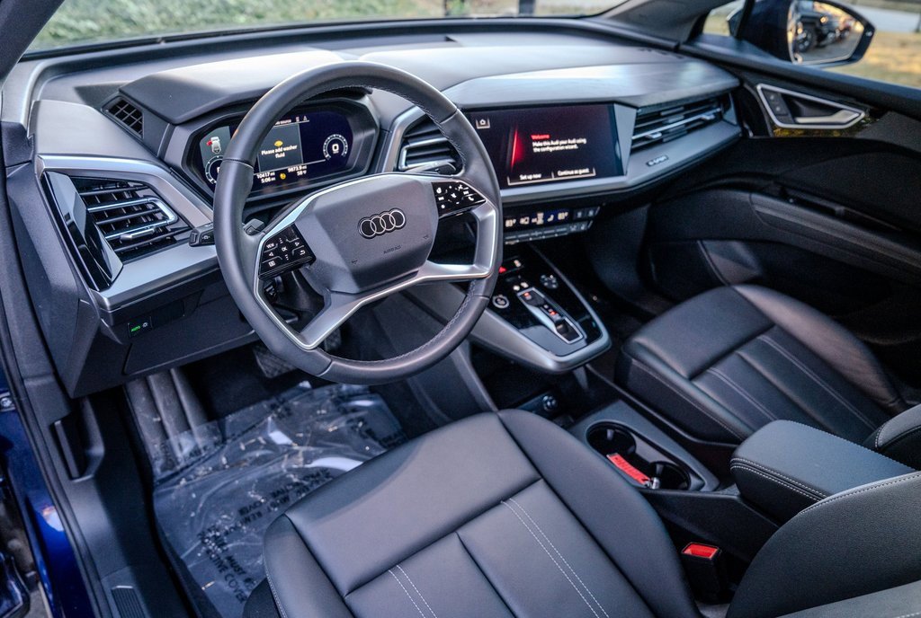 Used 2023 Audi Q4 e-tron Premium Plus w/ Premium Plus image 4