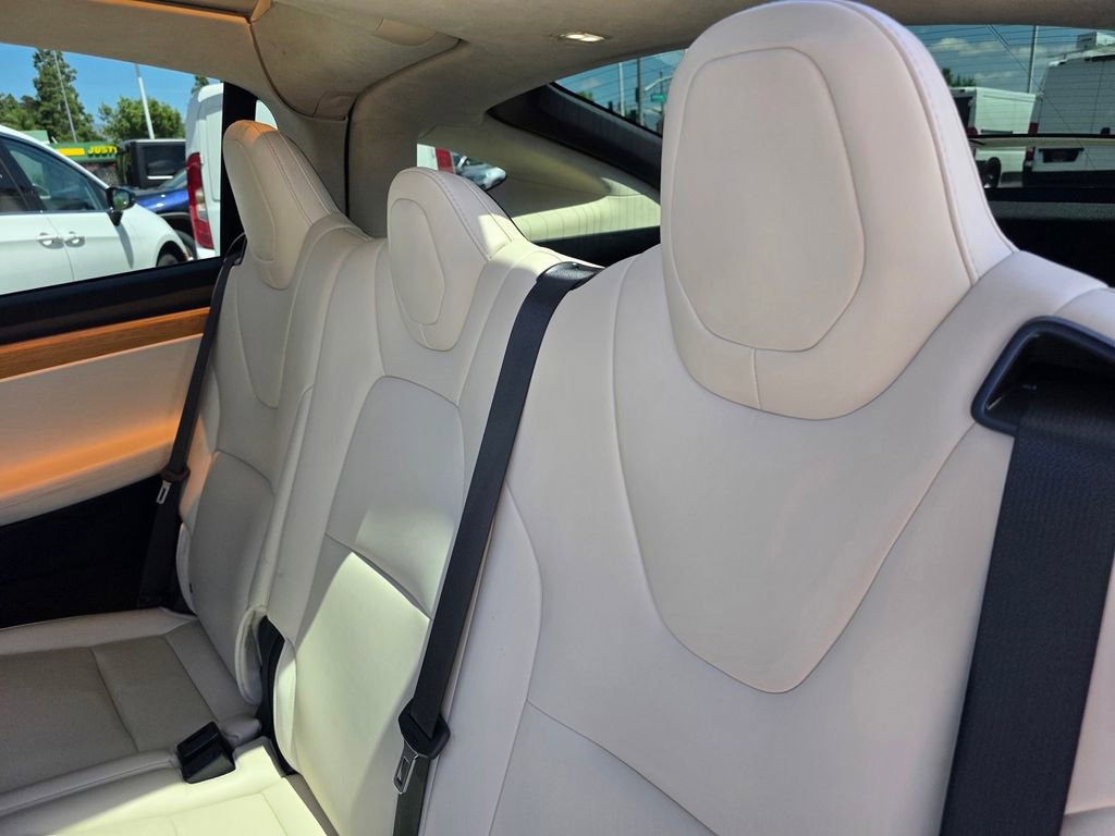 Used 2018 Tesla Model X 75D AWD/4WD image 15