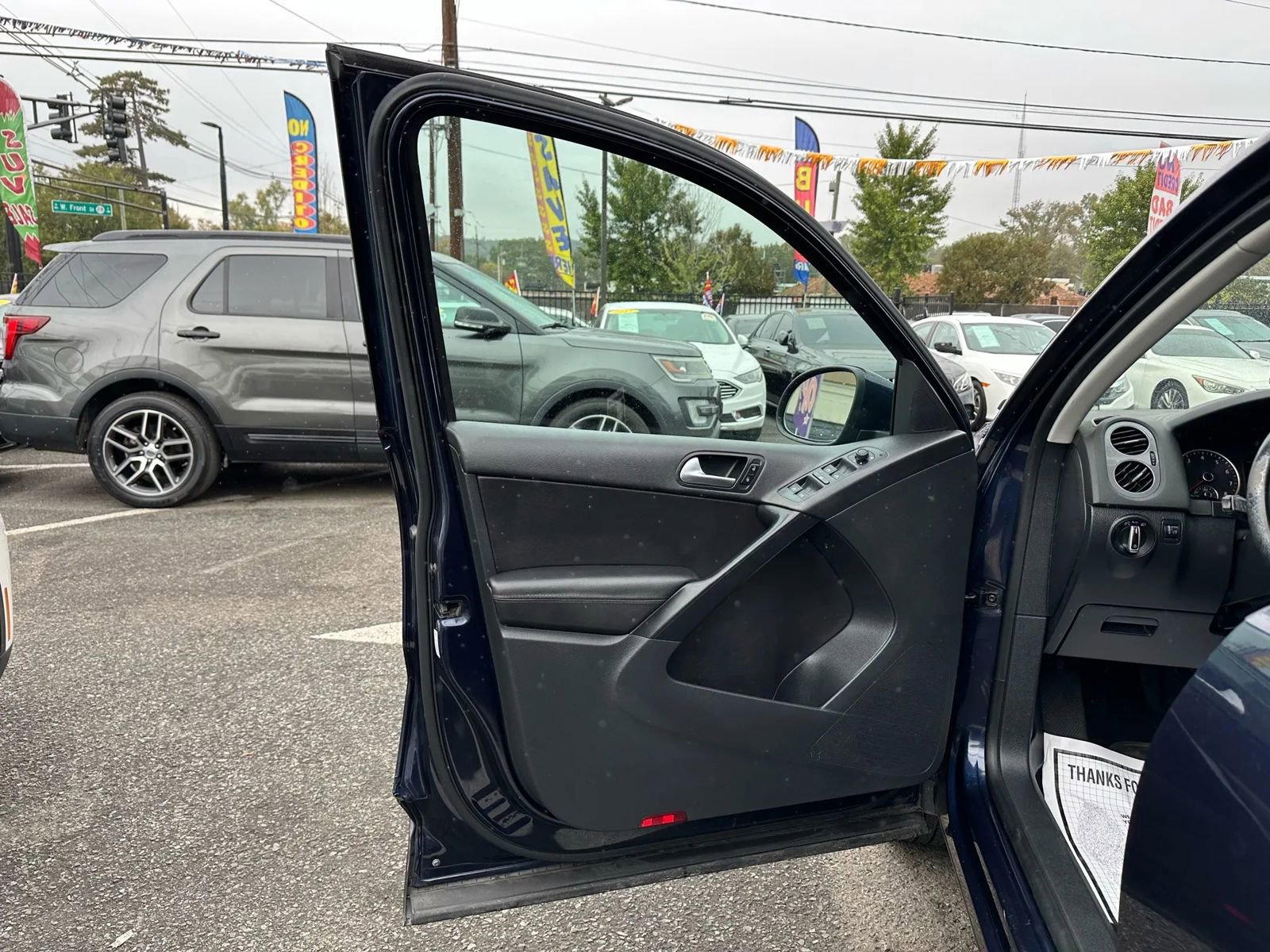 Used 2016 Volkswagen Tiguan S image 11