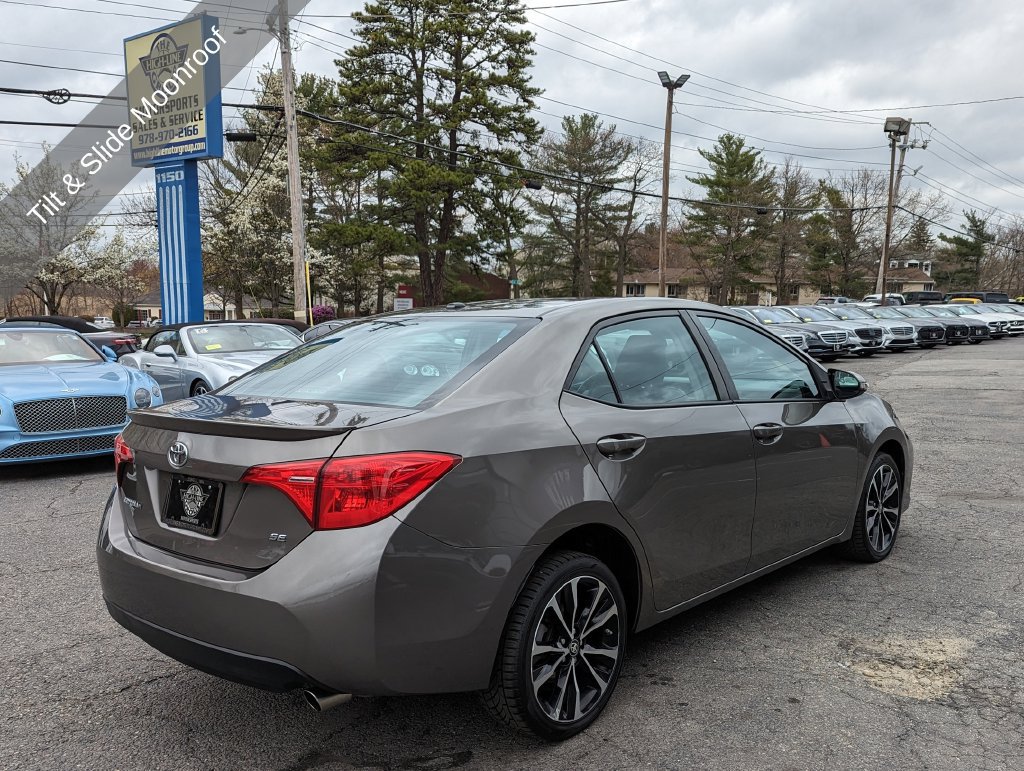 Used 2017 Toyota Corolla SE w/ SE Premium Package FWD image 8