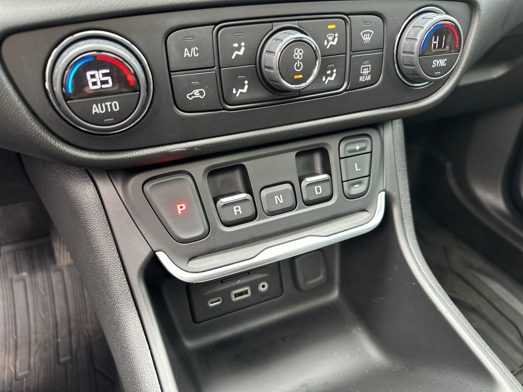 Used 2020 GMC Terrain SLT w/ Preferred Package image 16