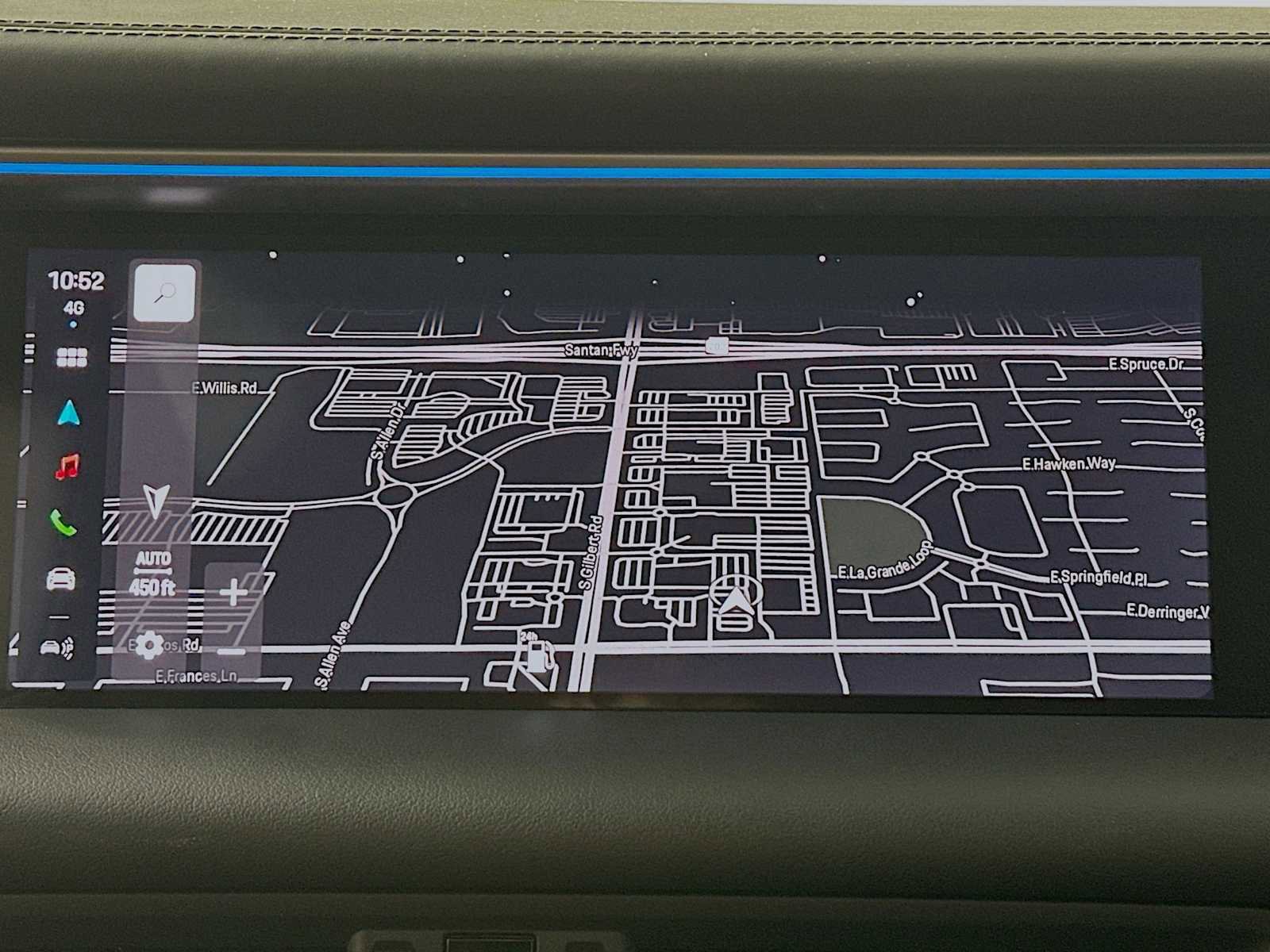 Certified 2025 Porsche Macan Electric image 17