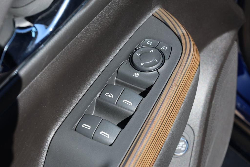 Used 2023 GMC Acadia SLE w/ Driver Convenience Package image 23