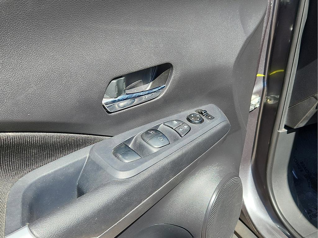 Used 2023 Nissan Kicks SV image 15