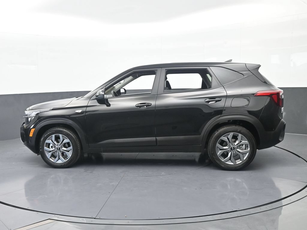 Used 2026 Kia Seltos LX FWD image 3