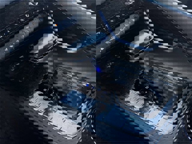 Used 2021 Hyundai Elantra Limited image 19