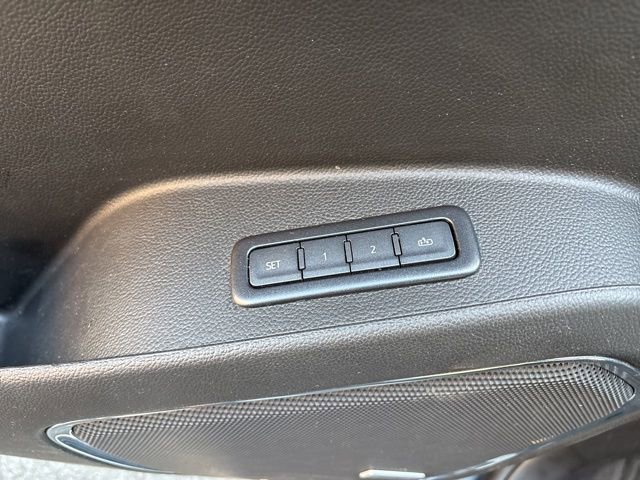 Used 2019 Chevrolet Suburban Premier image 15