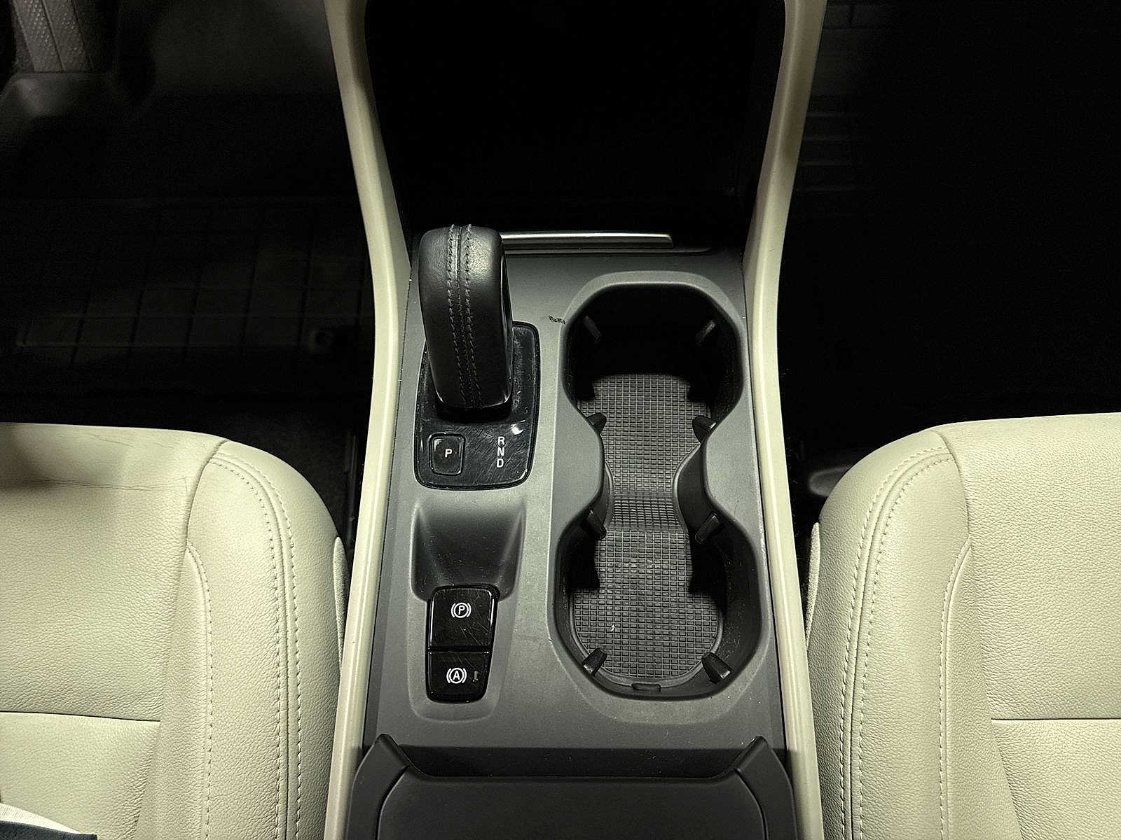 Used 2019 Volvo XC40 T4 Momentum FWD image 32