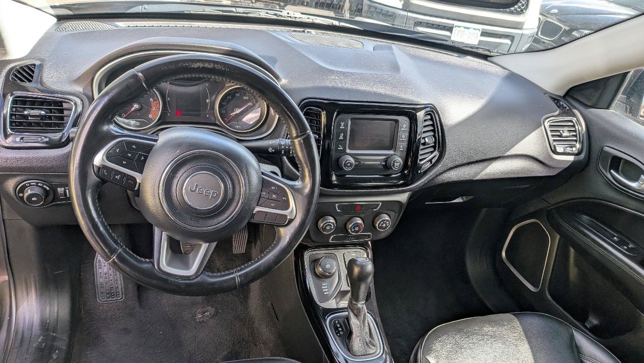Used 2018 Jeep Compass Latitude AWD/4WD image 11