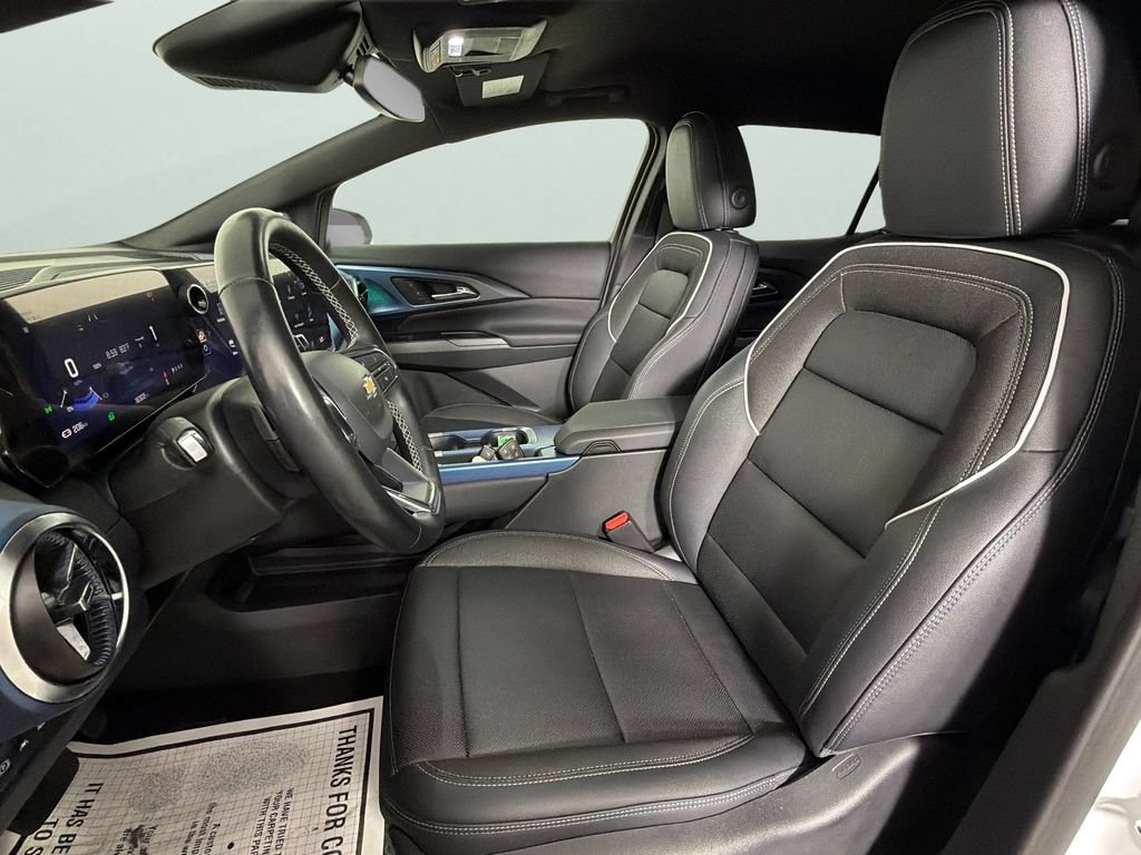 Certified 2024 Chevrolet Equinox EV LT FWD image 17