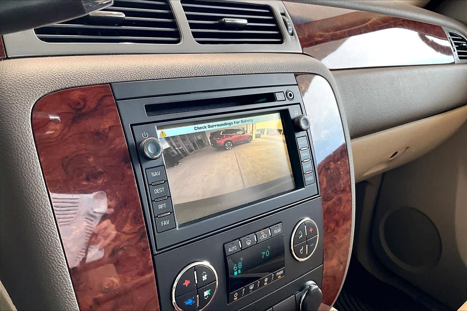 Used 2011 Chevrolet Tahoe LTZ AWD/4WD image 28